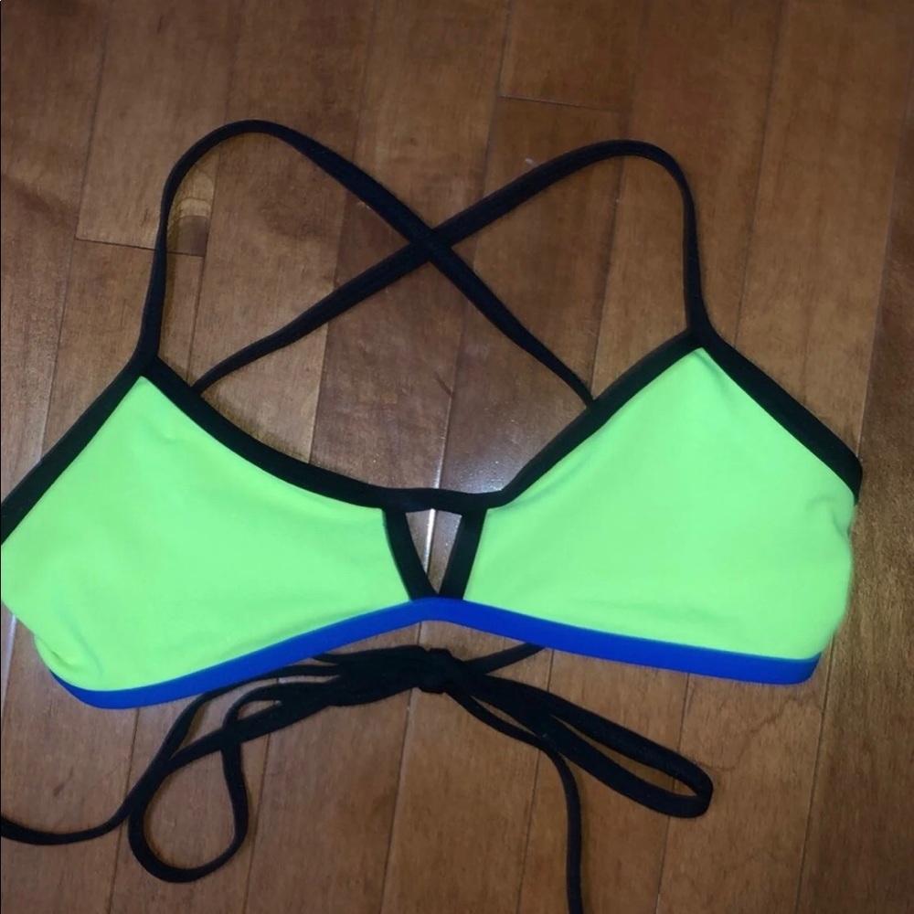 Jolyn Contrast Triangle Vent ‘Luke’ Bikini Top